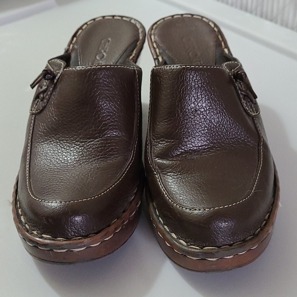 Cherokee Brown Clogs